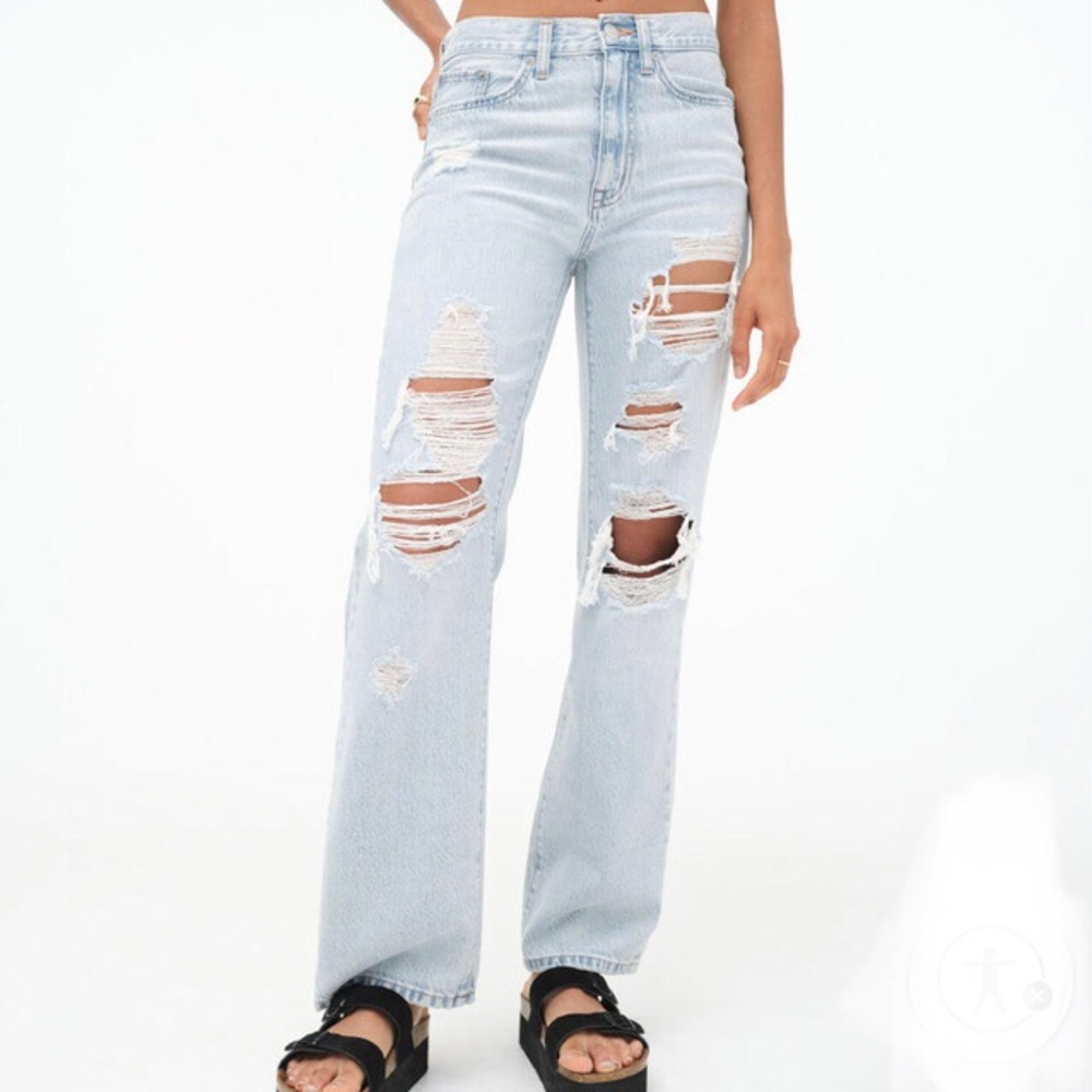“Aeropostale” light wash, ripped, slouch fit, skater jeans, size 6